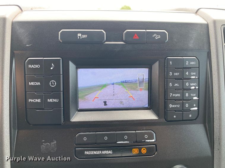 image for item DL7171 2019 Ford F250 Super Duty  Crew Cab flatbed pickup truck