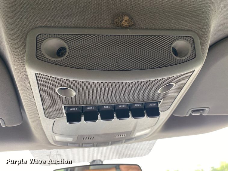 image for item DL7171 2019 Ford F250 Super Duty  Crew Cab flatbed pickup truck