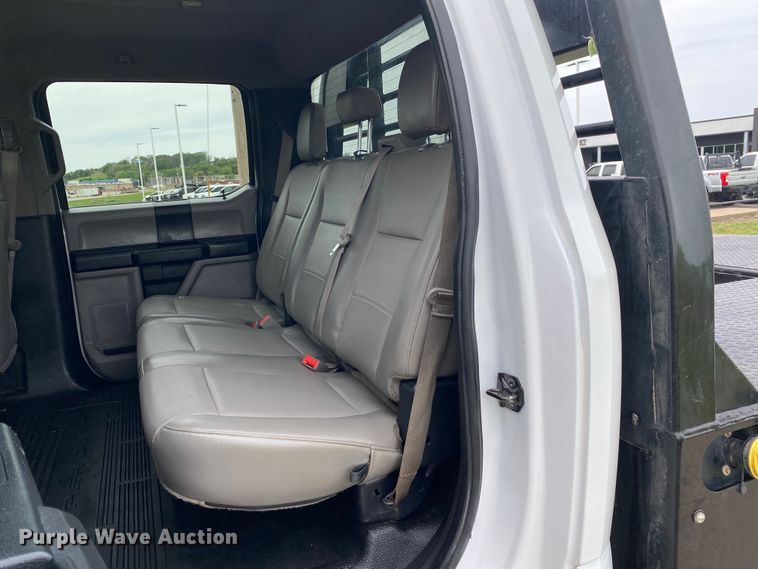 image for item DL7171 2019 Ford F250 Super Duty  Crew Cab flatbed pickup truck