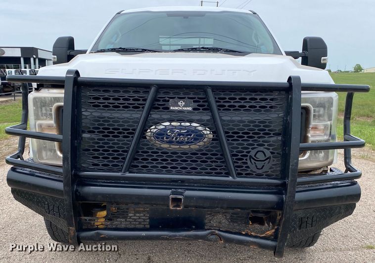 image for item DL7171 2019 Ford F250 Super Duty  Crew Cab flatbed pickup truck