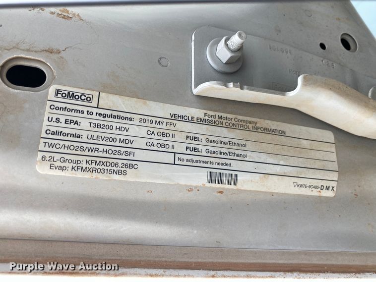 image for item DL7171 2019 Ford F250 Super Duty  Crew Cab flatbed pickup truck