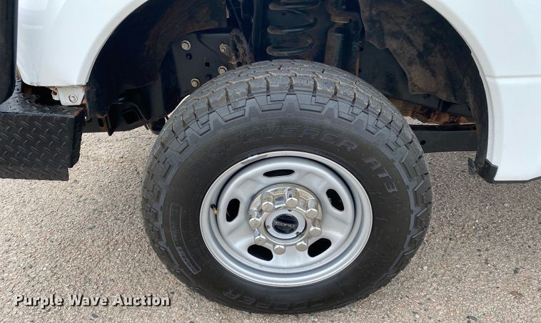 image for item DL7171 2019 Ford F250 Super Duty  Crew Cab flatbed pickup truck