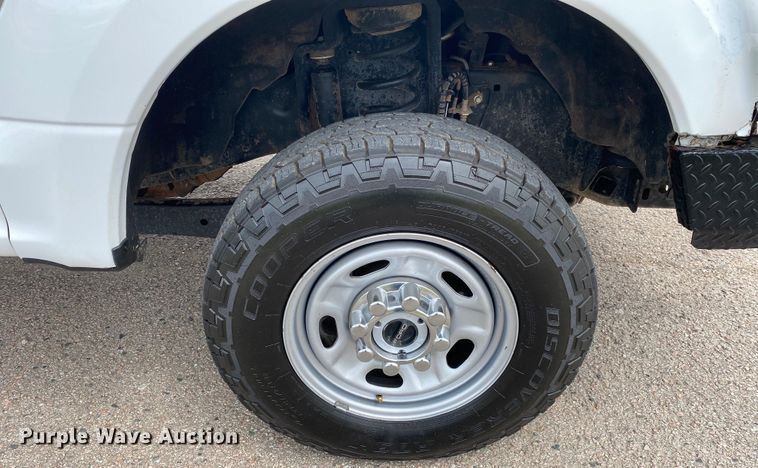 image for item DL7171 2019 Ford F250 Super Duty  Crew Cab flatbed pickup truck