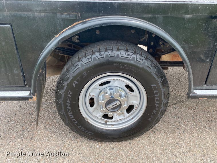 image for item DL7171 2019 Ford F250 Super Duty  Crew Cab flatbed pickup truck