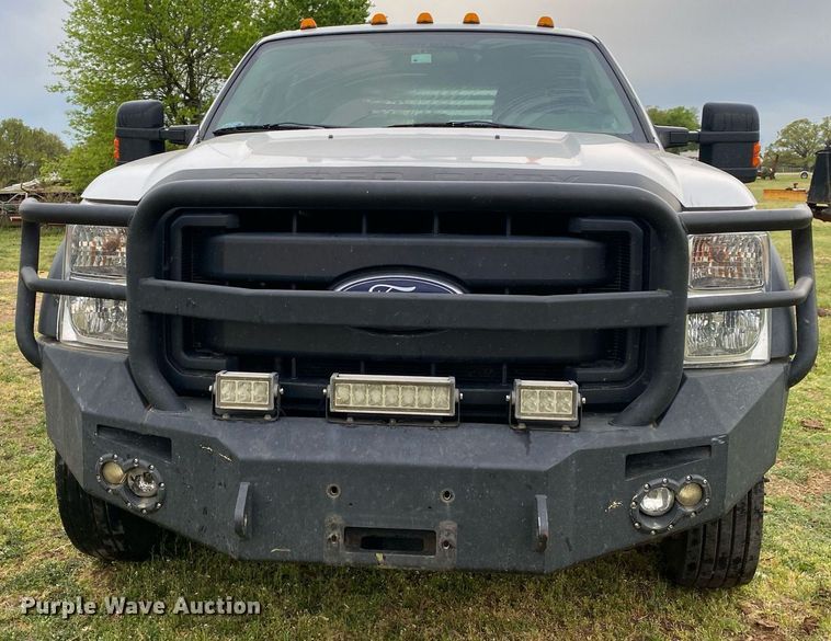 image for item DL7172 2013 Ford F550  Crew Cab bale bed pickup truck