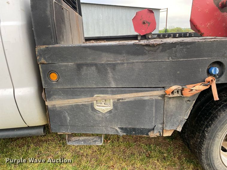 image for item DL7172 2013 Ford F550  Crew Cab bale bed pickup truck