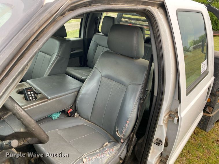 image for item DL7172 2013 Ford F550  Crew Cab bale bed pickup truck