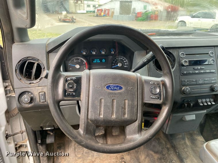 image for item DL7172 2013 Ford F550  Crew Cab bale bed pickup truck