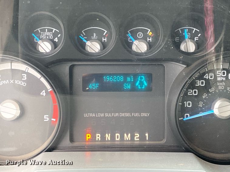 image for item DL7172 2013 Ford F550  Crew Cab bale bed pickup truck