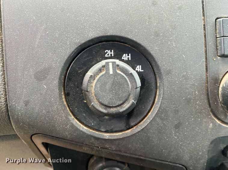 image for item DL7172 2013 Ford F550  Crew Cab bale bed pickup truck