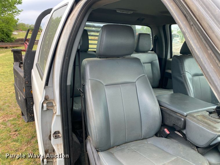 image for item DL7172 2013 Ford F550  Crew Cab bale bed pickup truck