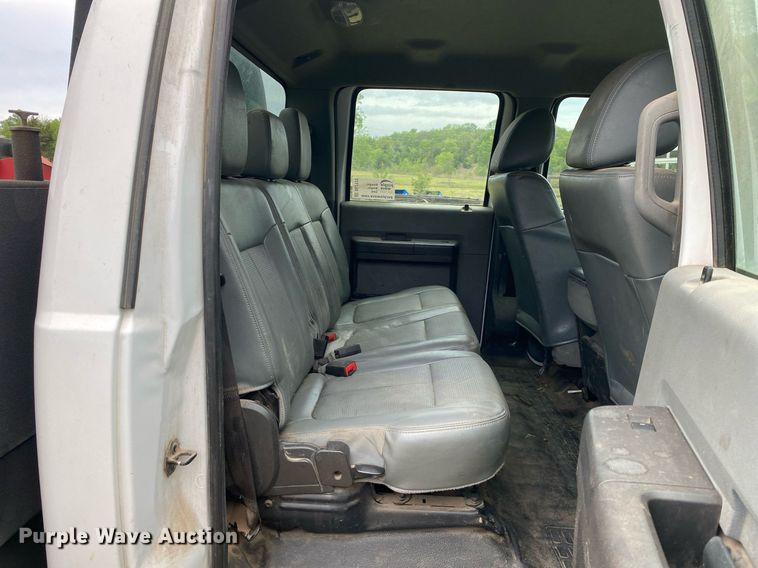 image for item DL7172 2013 Ford F550  Crew Cab bale bed pickup truck