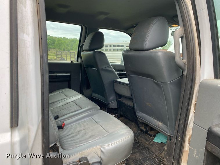 image for item DL7172 2013 Ford F550  Crew Cab bale bed pickup truck