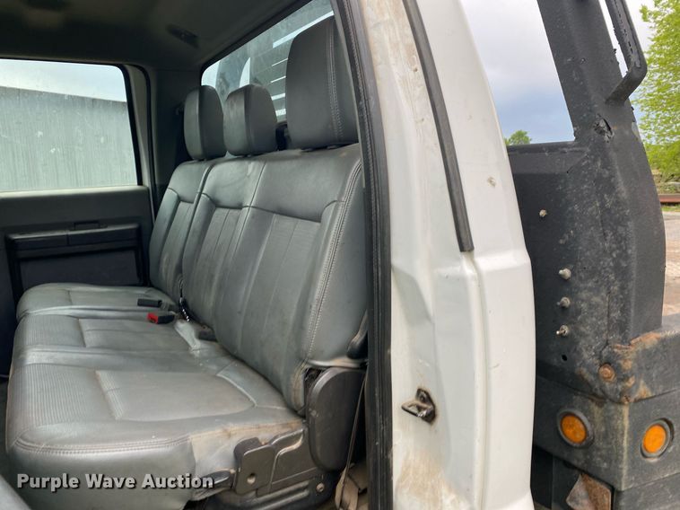 image for item DL7172 2013 Ford F550  Crew Cab bale bed pickup truck