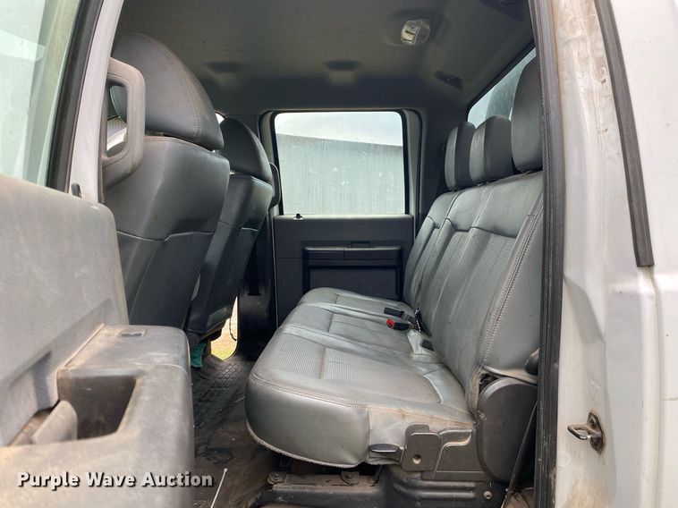 image for item DL7172 2013 Ford F550  Crew Cab bale bed pickup truck