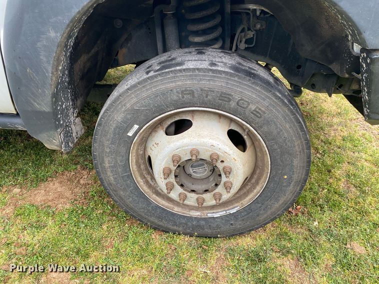 image for item DL7172 2013 Ford F550  Crew Cab bale bed pickup truck