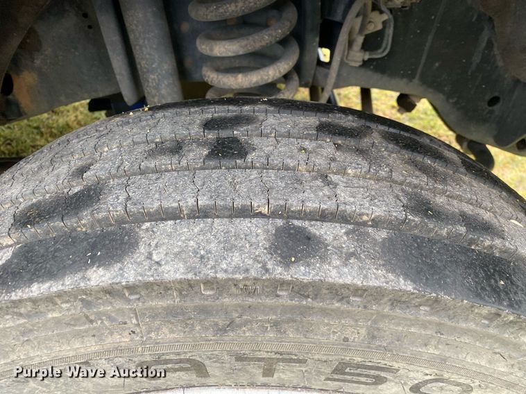 image for item DL7172 2013 Ford F550  Crew Cab bale bed pickup truck