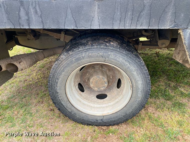 image for item DL7172 2013 Ford F550  Crew Cab bale bed pickup truck