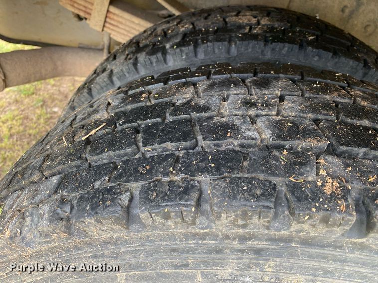 image for item DL7172 2013 Ford F550  Crew Cab bale bed pickup truck