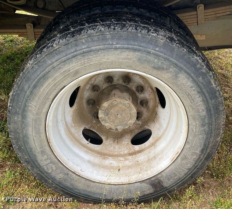 image for item DL7172 2013 Ford F550  Crew Cab bale bed pickup truck