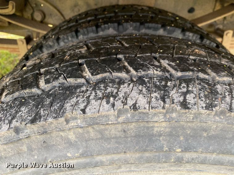 image for item DL7172 2013 Ford F550  Crew Cab bale bed pickup truck