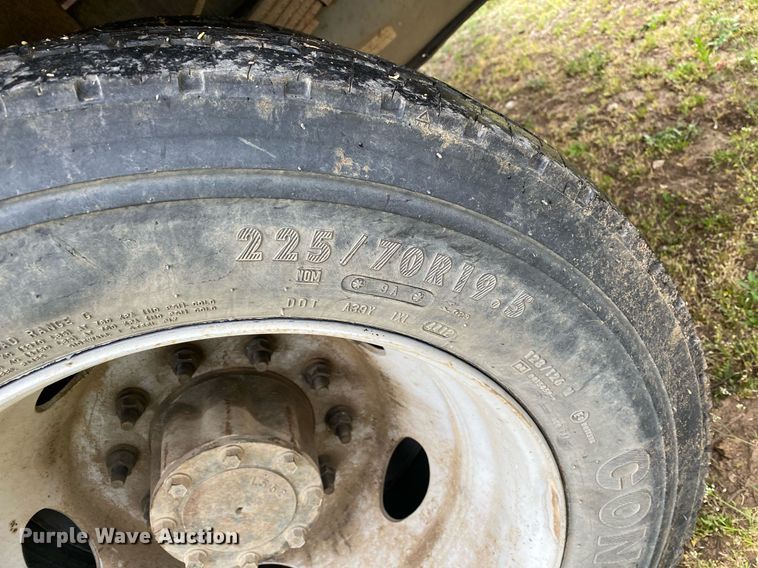 image for item DL7172 2013 Ford F550  Crew Cab bale bed pickup truck