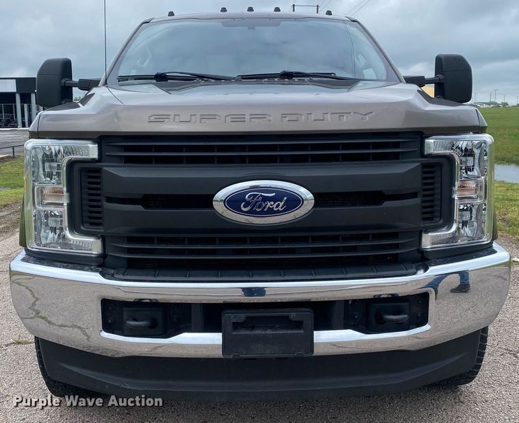 image for item DL7176 2017 Ford F250 Super Duty  Crew Cab pickup truck