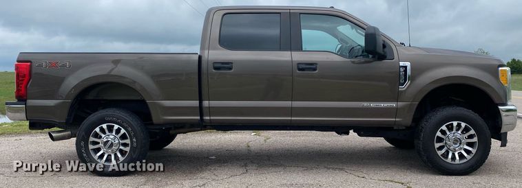 image for item DL7176 2017 Ford F250 Super Duty  Crew Cab pickup truck