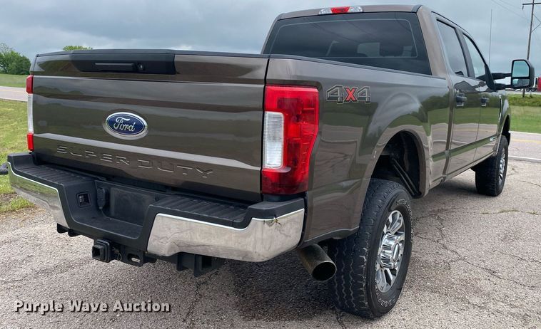 image for item DL7176 2017 Ford F250 Super Duty  Crew Cab pickup truck