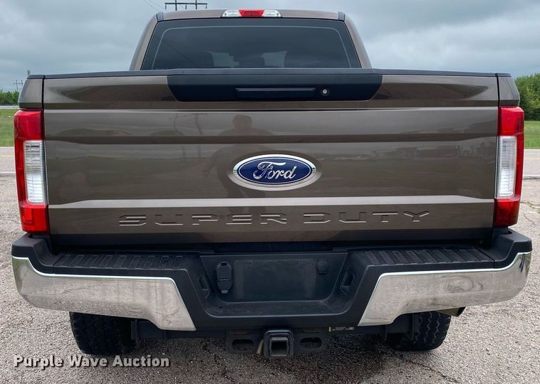 image for item DL7176 2017 Ford F250 Super Duty  Crew Cab pickup truck