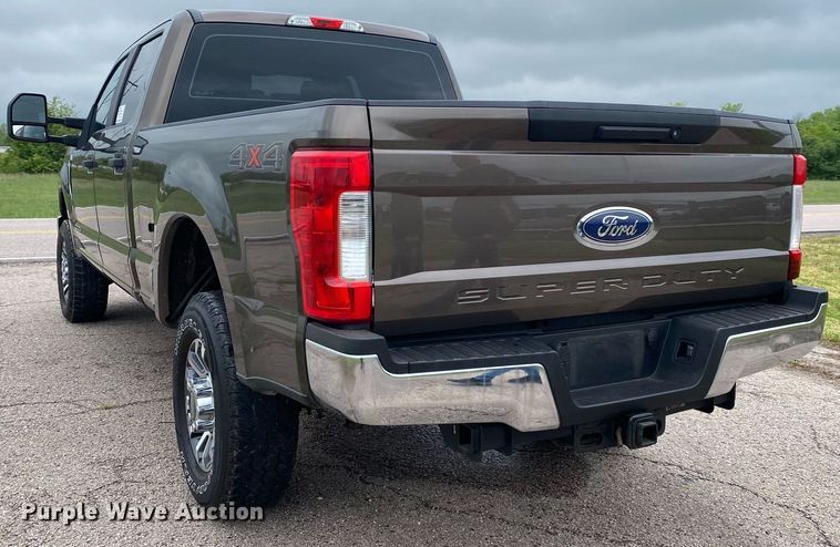 image for item DL7176 2017 Ford F250 Super Duty  Crew Cab pickup truck