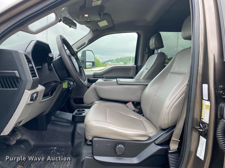 image for item DL7176 2017 Ford F250 Super Duty  Crew Cab pickup truck