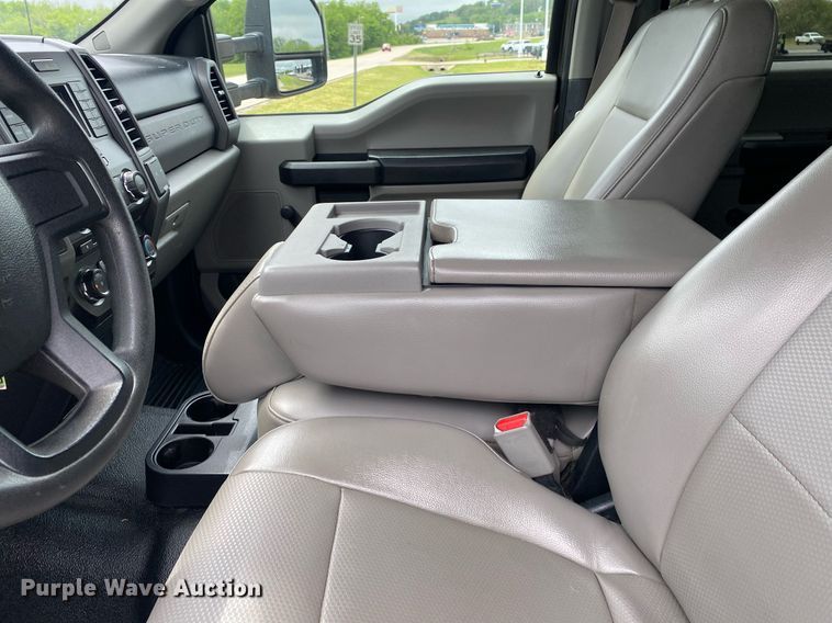 image for item DL7176 2017 Ford F250 Super Duty  Crew Cab pickup truck