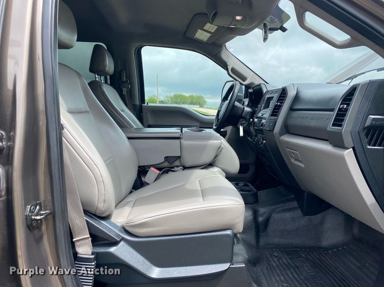 image for item DL7176 2017 Ford F250 Super Duty  Crew Cab pickup truck