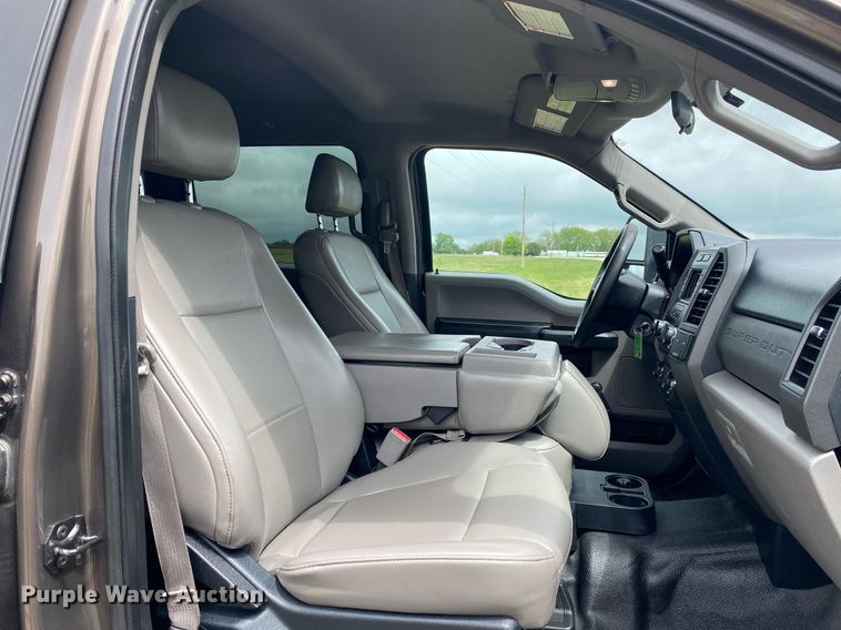 image for item DL7176 2017 Ford F250 Super Duty  Crew Cab pickup truck