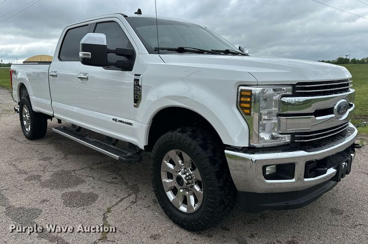 image for item DL7178 2019 Ford F250 Super Duty Lariat  Crew Cab pickup truck