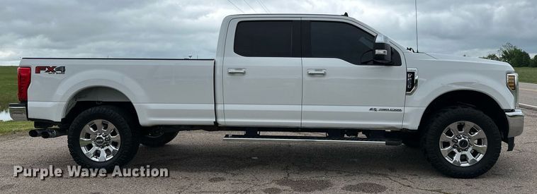 image for item DL7178 2019 Ford F250 Super Duty Lariat  Crew Cab pickup truck