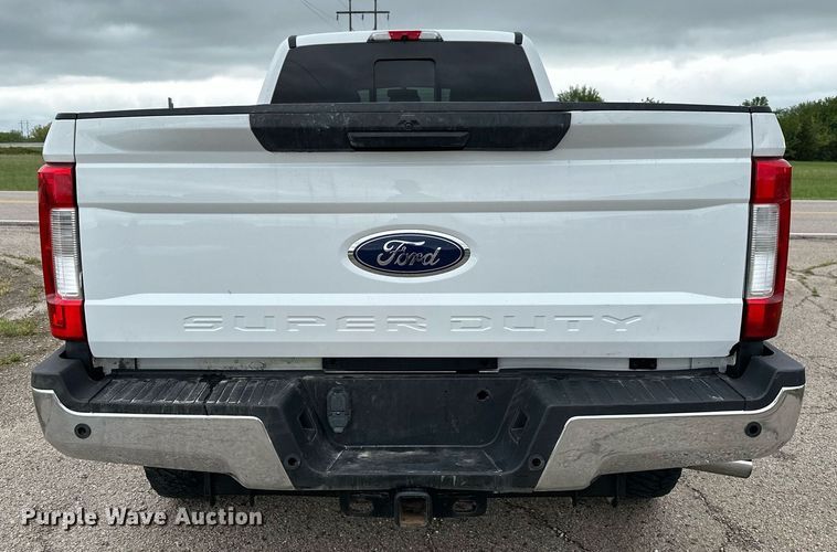 image for item DL7178 2019 Ford F250 Super Duty Lariat  Crew Cab pickup truck