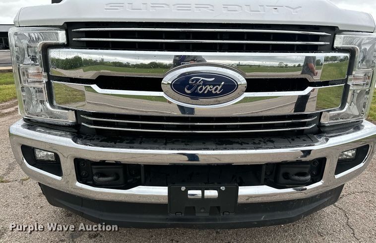 image for item DL7178 2019 Ford F250 Super Duty Lariat  Crew Cab pickup truck