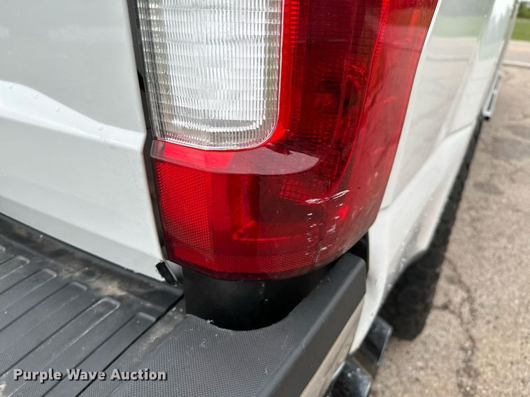 image for item DL7178 2019 Ford F250 Super Duty Lariat  Crew Cab pickup truck