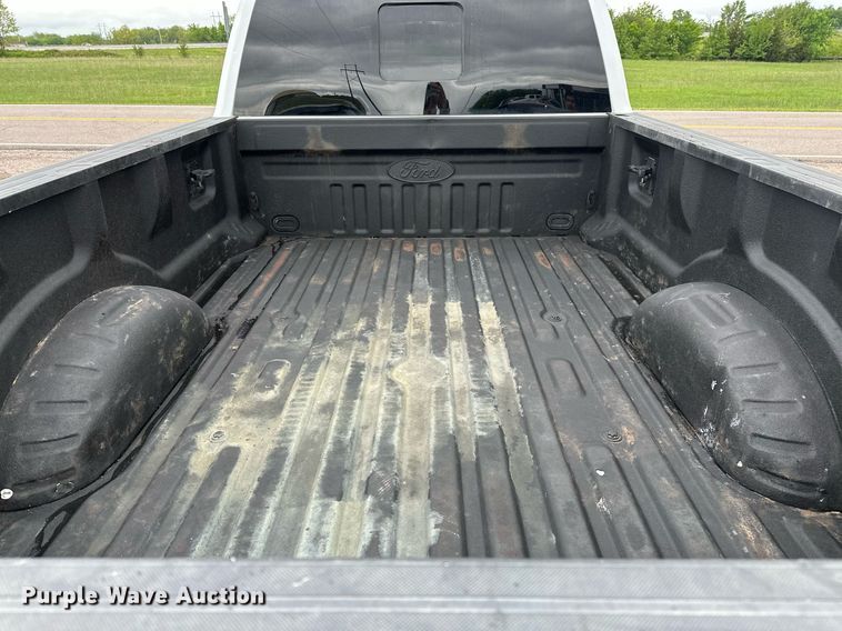 image for item DL7178 2019 Ford F250 Super Duty Lariat  Crew Cab pickup truck