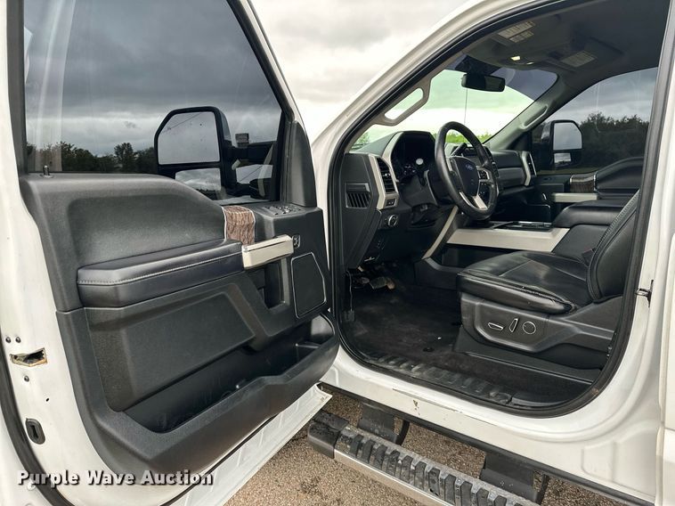 image for item DL7178 2019 Ford F250 Super Duty Lariat  Crew Cab pickup truck