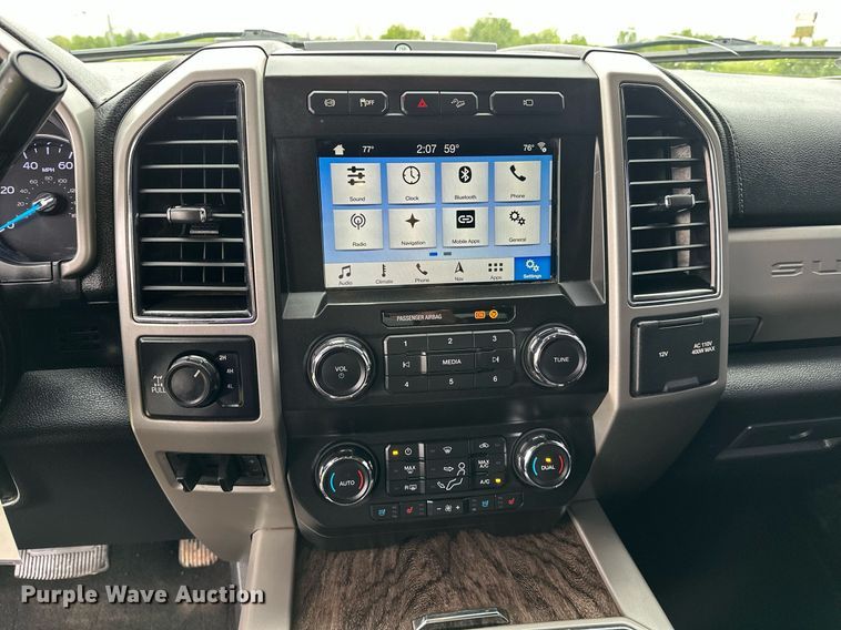 image for item DL7178 2019 Ford F250 Super Duty Lariat  Crew Cab pickup truck