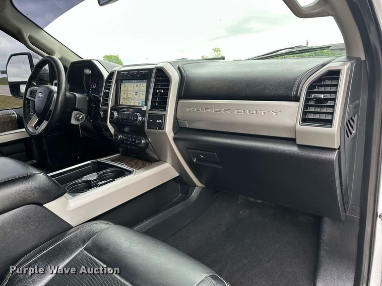 image for item DL7178 2019 Ford F250 Super Duty Lariat  Crew Cab pickup truck