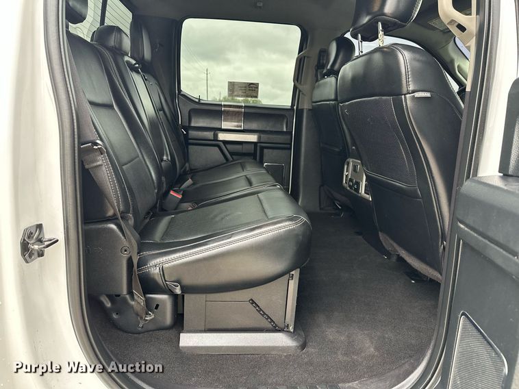 image for item DL7178 2019 Ford F250 Super Duty Lariat  Crew Cab pickup truck