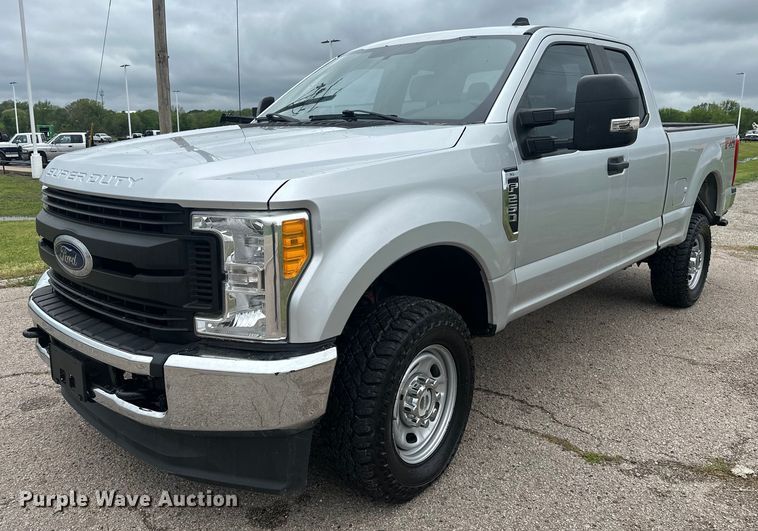 image for item DL7180 2017 Ford F250  Super Duty  SuperCab pickup truck