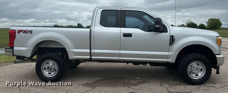 image for item DL7180 2017 Ford F250  Super Duty  SuperCab pickup truck