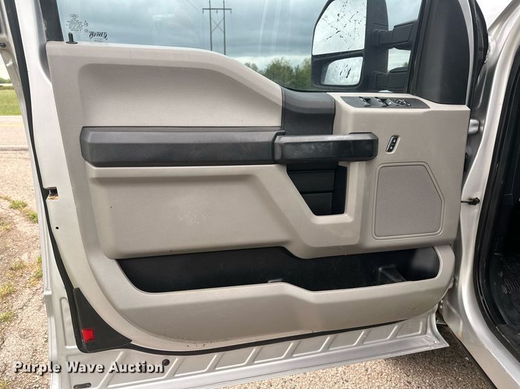 image for item DL7180 2017 Ford F250  Super Duty  SuperCab pickup truck