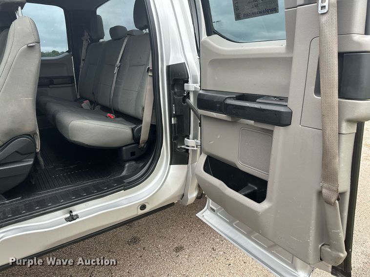 image for item DL7180 2017 Ford F250  Super Duty  SuperCab pickup truck