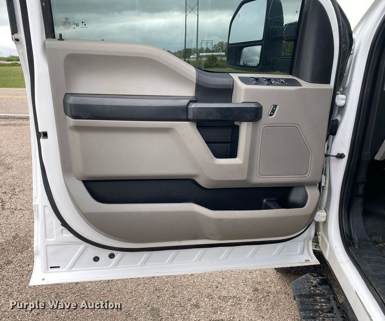 image for item DL7184 2020 Ford F250  Super Duty  Crew Cab pickup truck